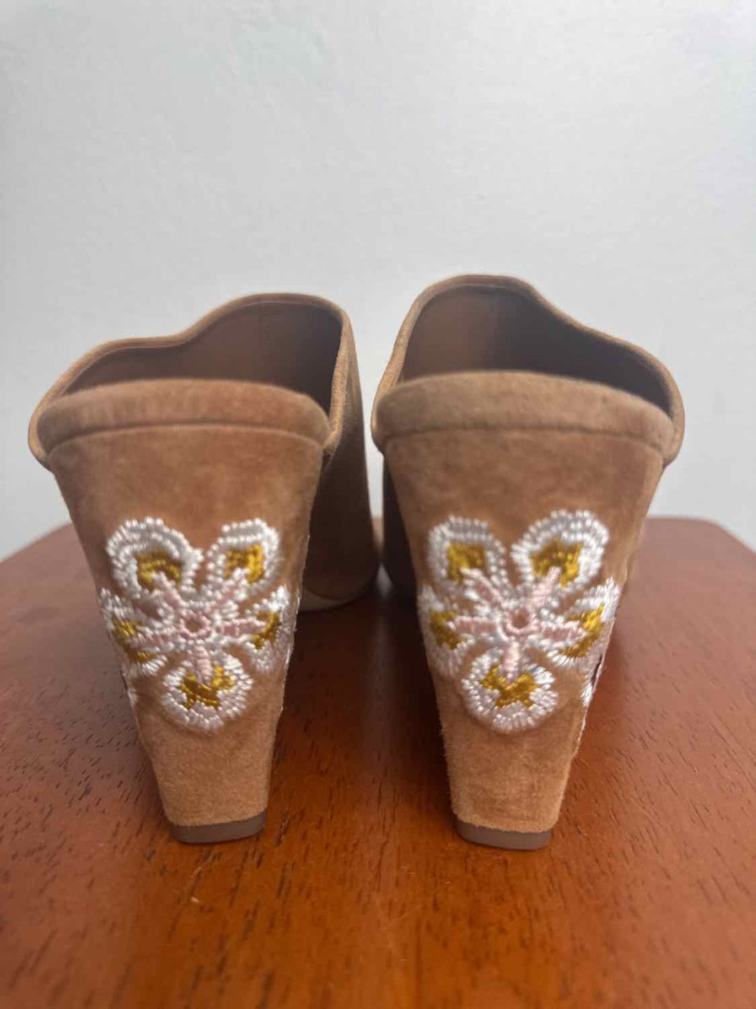 Tory Burch Shoe Size 9 Camel wedge