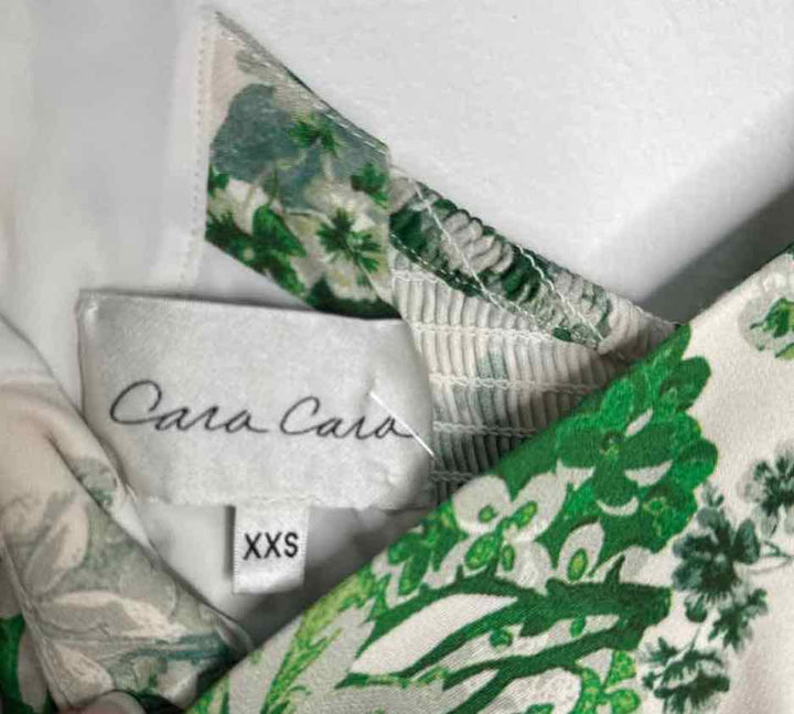 Cara Cara Size XXS Green NWT Floral short romper