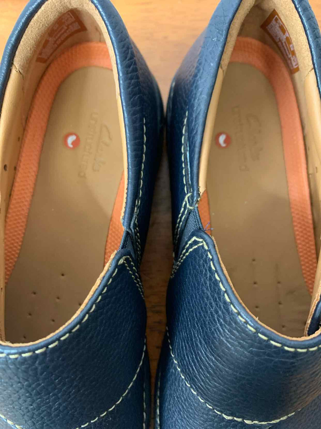 Clarks Navy W Shoe Size 6 flat shoe