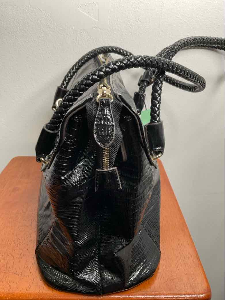 Amparo Black shoulder bag