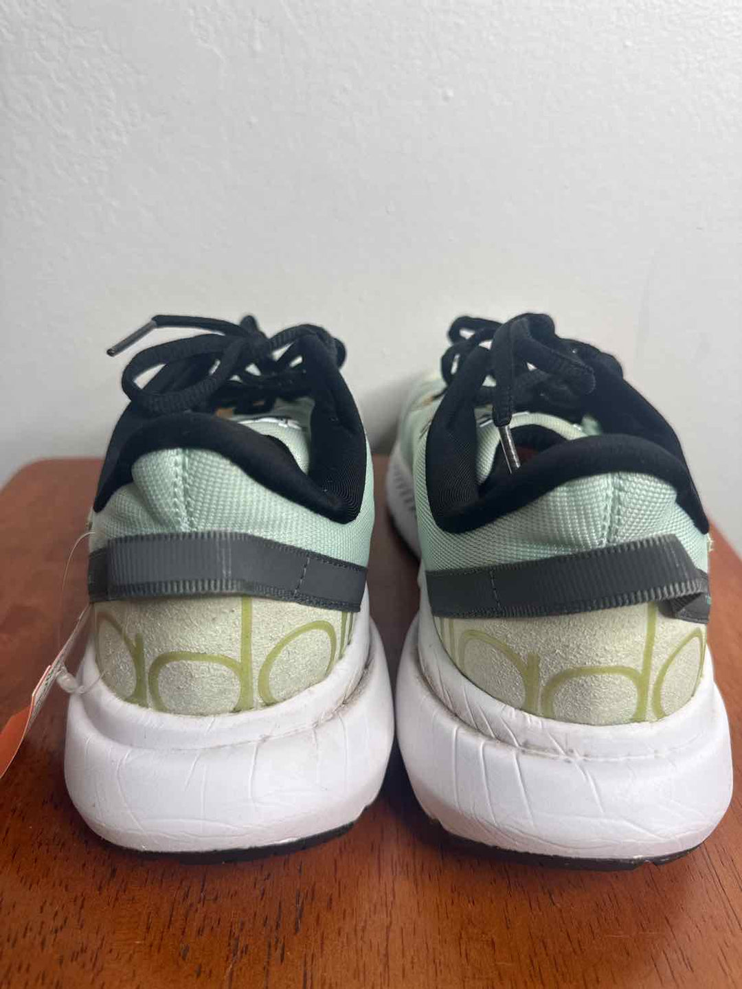 Diadora Shoe Size 8 Green athletic sneaker