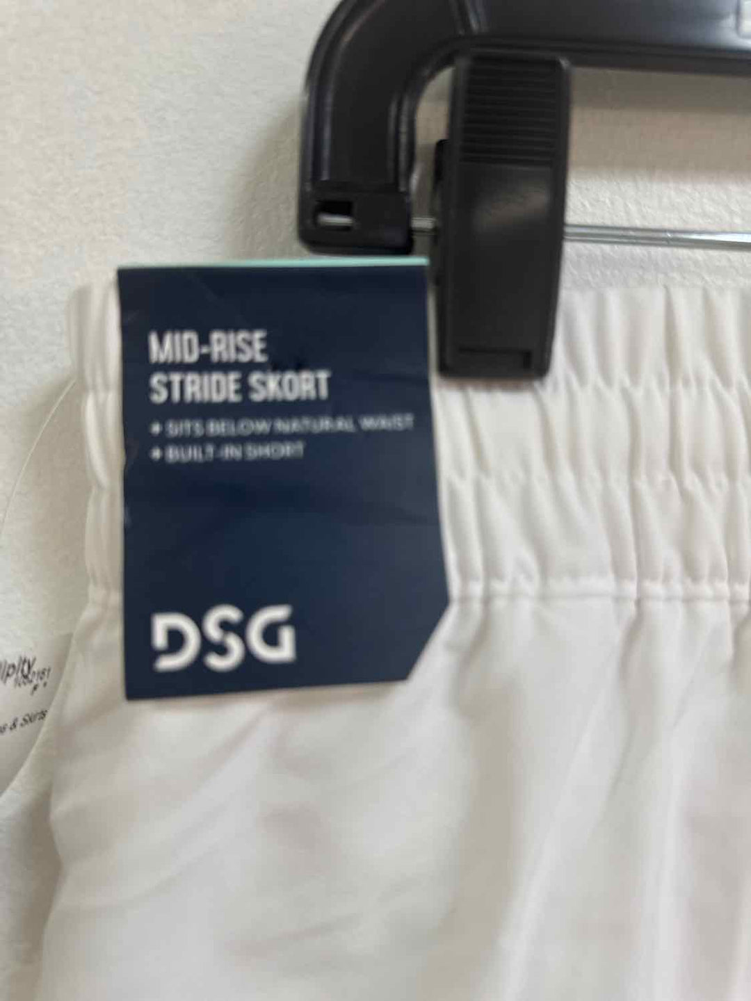 DSOL Basic Size L White NWT skort