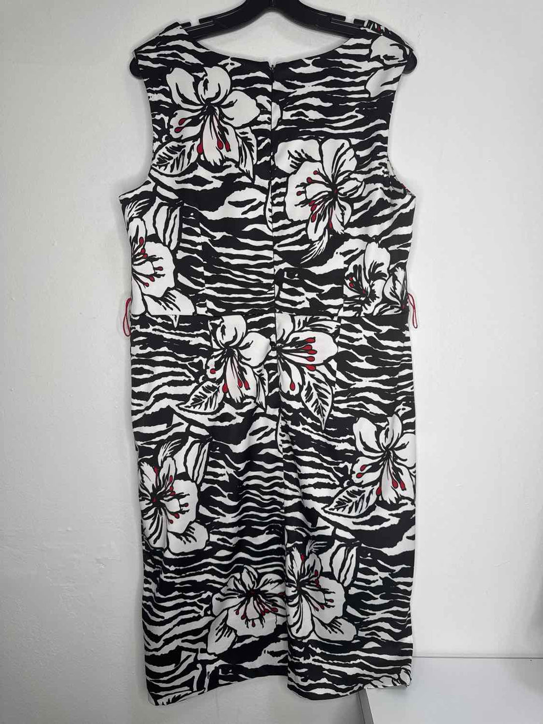 Dress Barn Size 16 Black Floral sleeveless dress