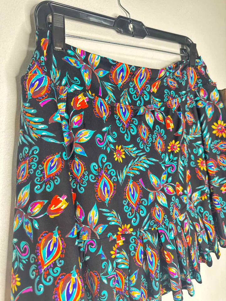 Dana Jo Size XL Multi-Color skort