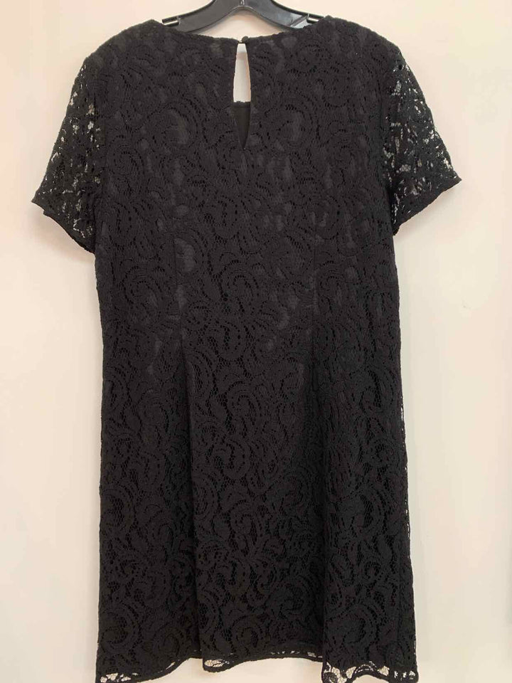 Women Size 8 Ann Taylor Black short sleeve