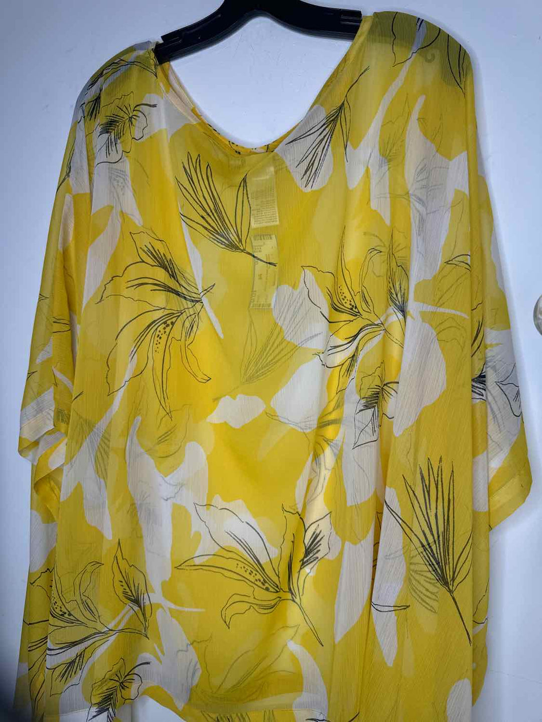 Chicos Women Size L/XL Yellow sleeveless