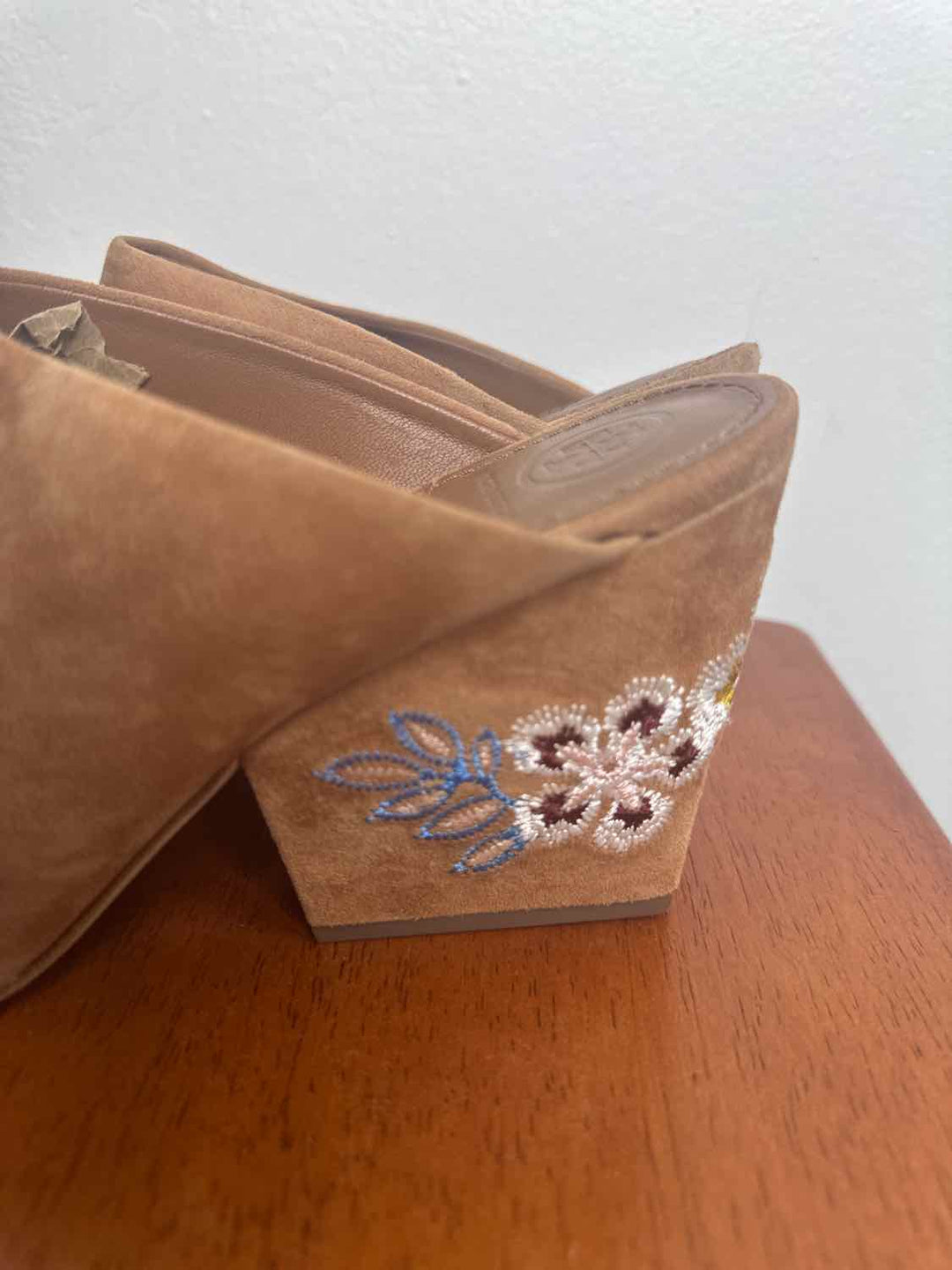 Tory Burch Shoe Size 9 Camel wedge