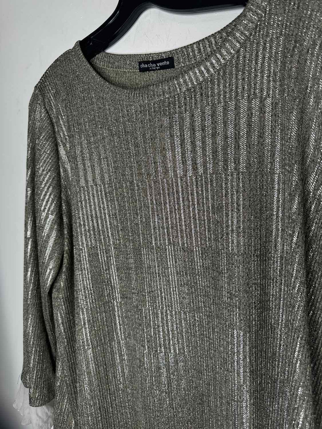 Cha Cha vente Women Size XL Metallic long sleeve top