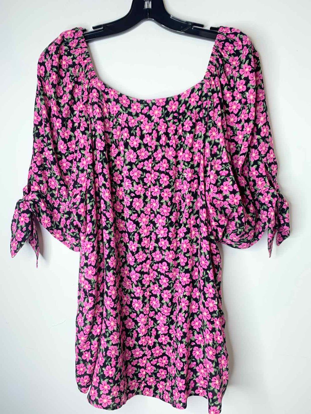 Karen Kane Women Size 1X Pink short sleeve top