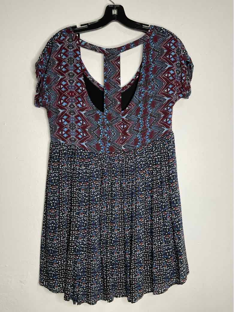 Free People Size XS Navy Burgundy short sleeve