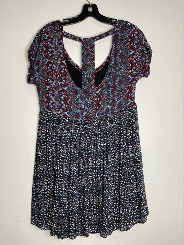 Free People Size XS Navy Burgundy short sleeve