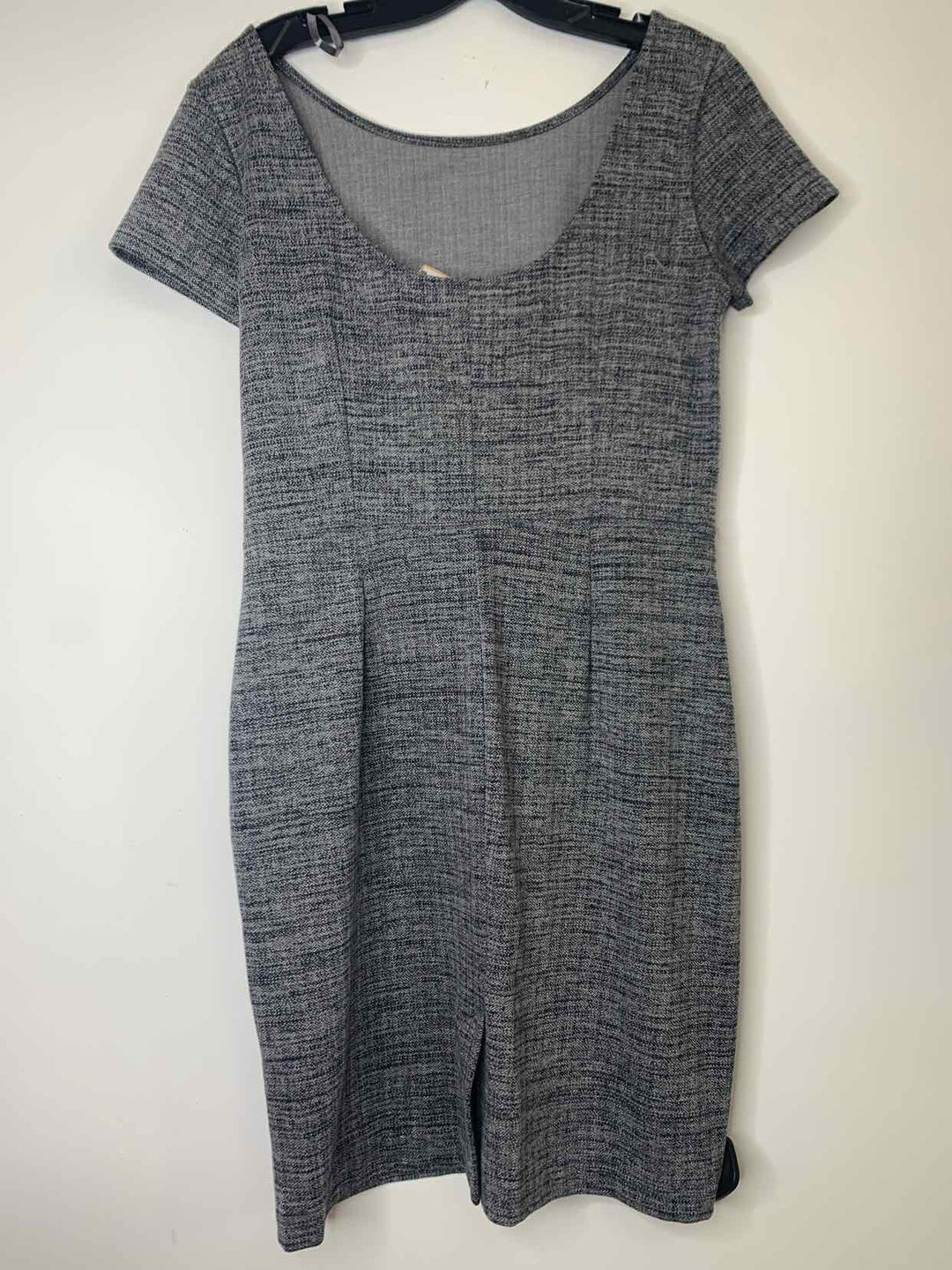 Women Size 6 Banana Republic Grey short sleeve