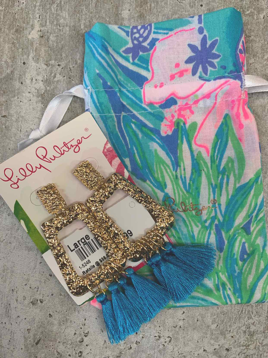 Lilly Pulitzer Size Large gold Earrings