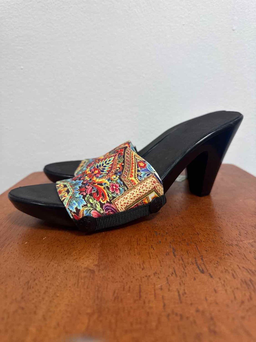 Onesole Multi-Color W Shoe Size 9 medium heel