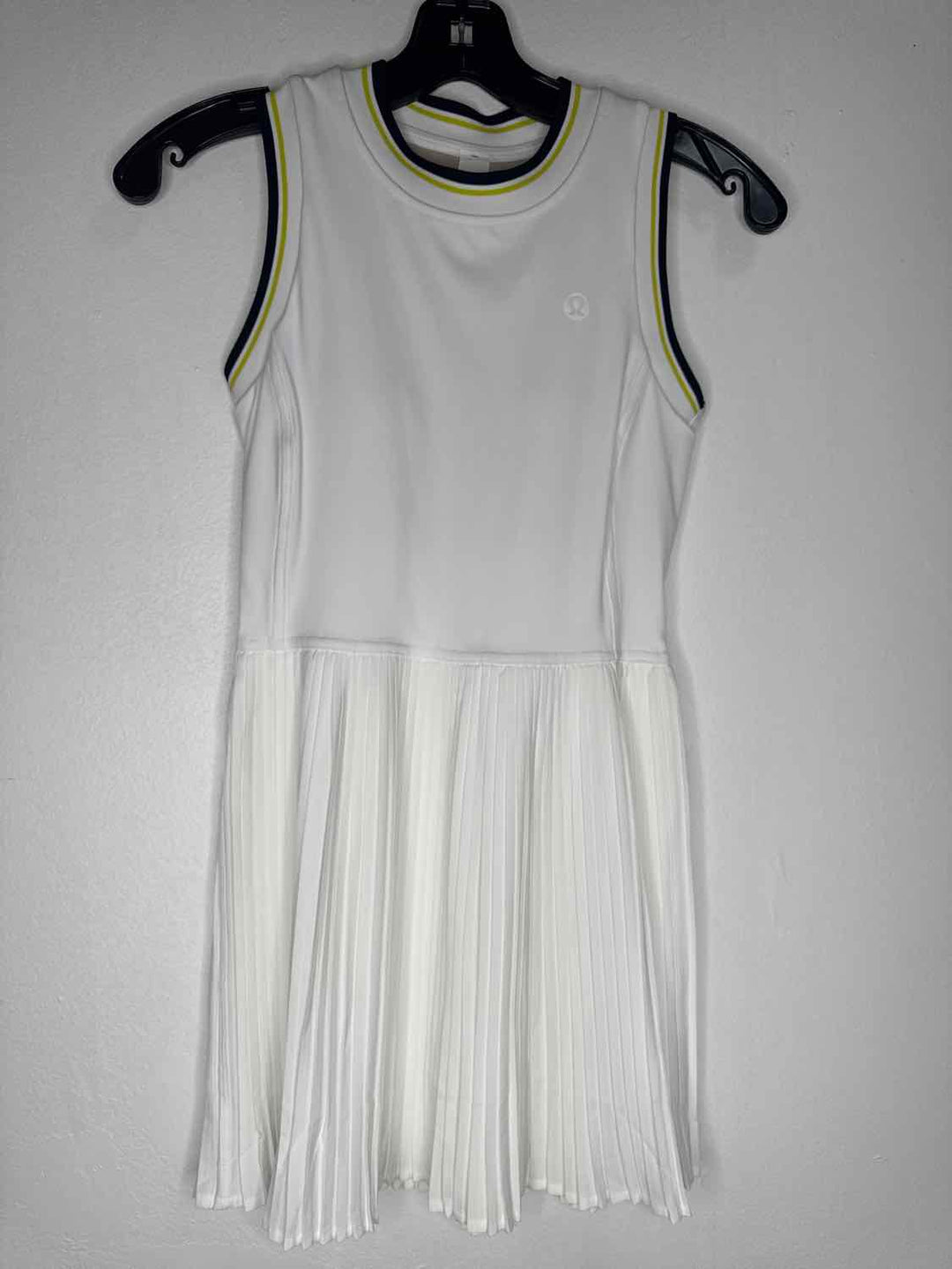 Lululemon Size 2 White NWT athletic dress