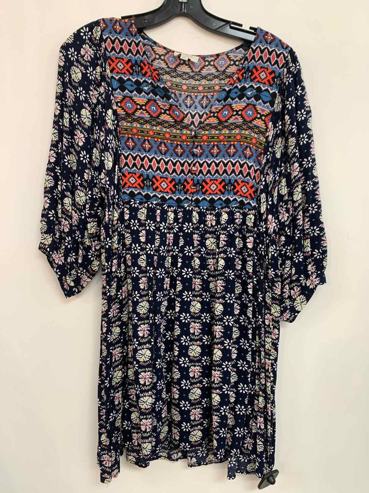 Umgee Size M Navy Aztec long sleeve top