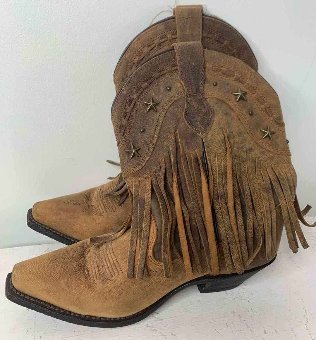 Dingo Brown W Shoe Size 7.5 ankle boots