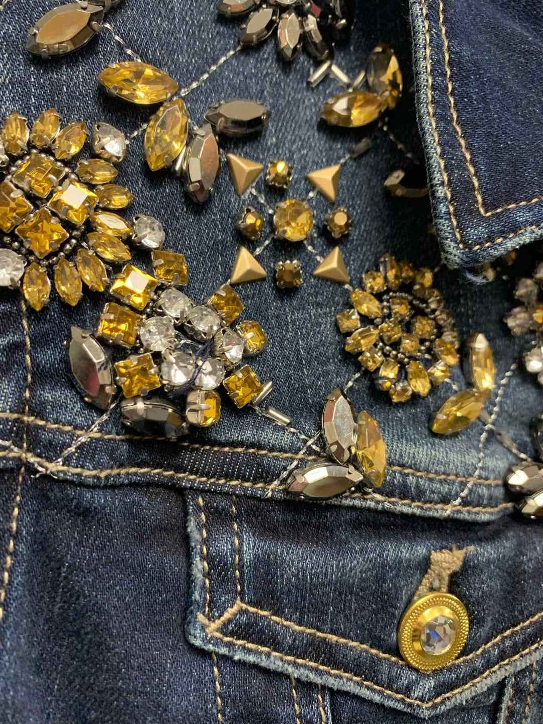 Chicos Size 0 Denim NWT Gold Hardware jacket
