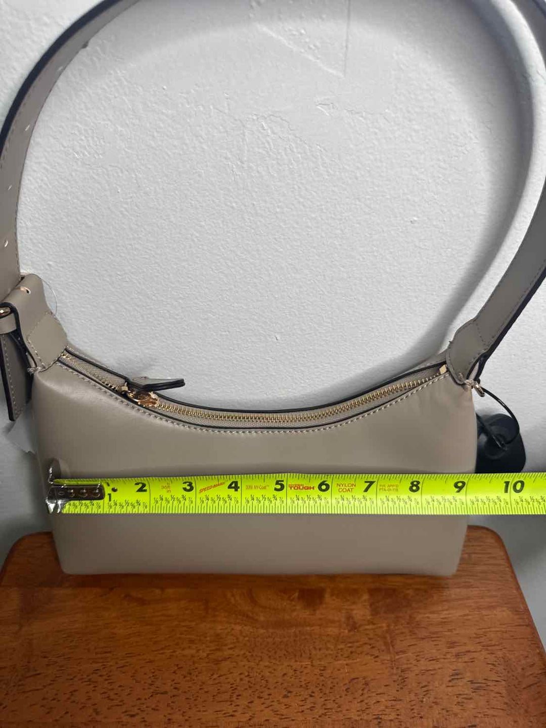Guess Beige shoulder bag