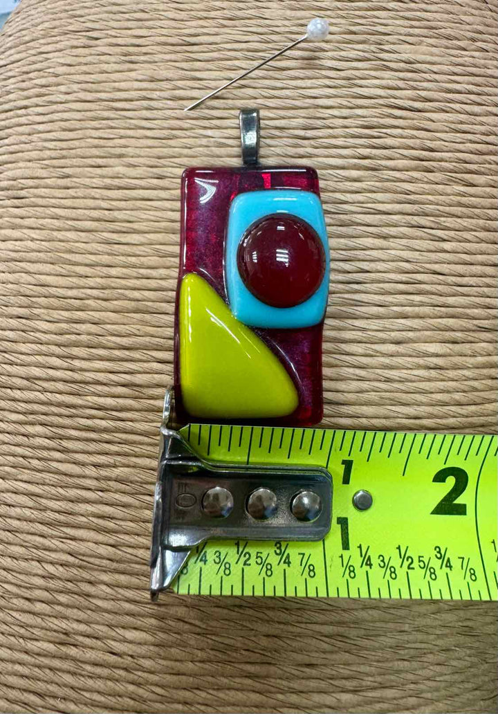 SwirlyQs Size M/L Red NWT Pendant only