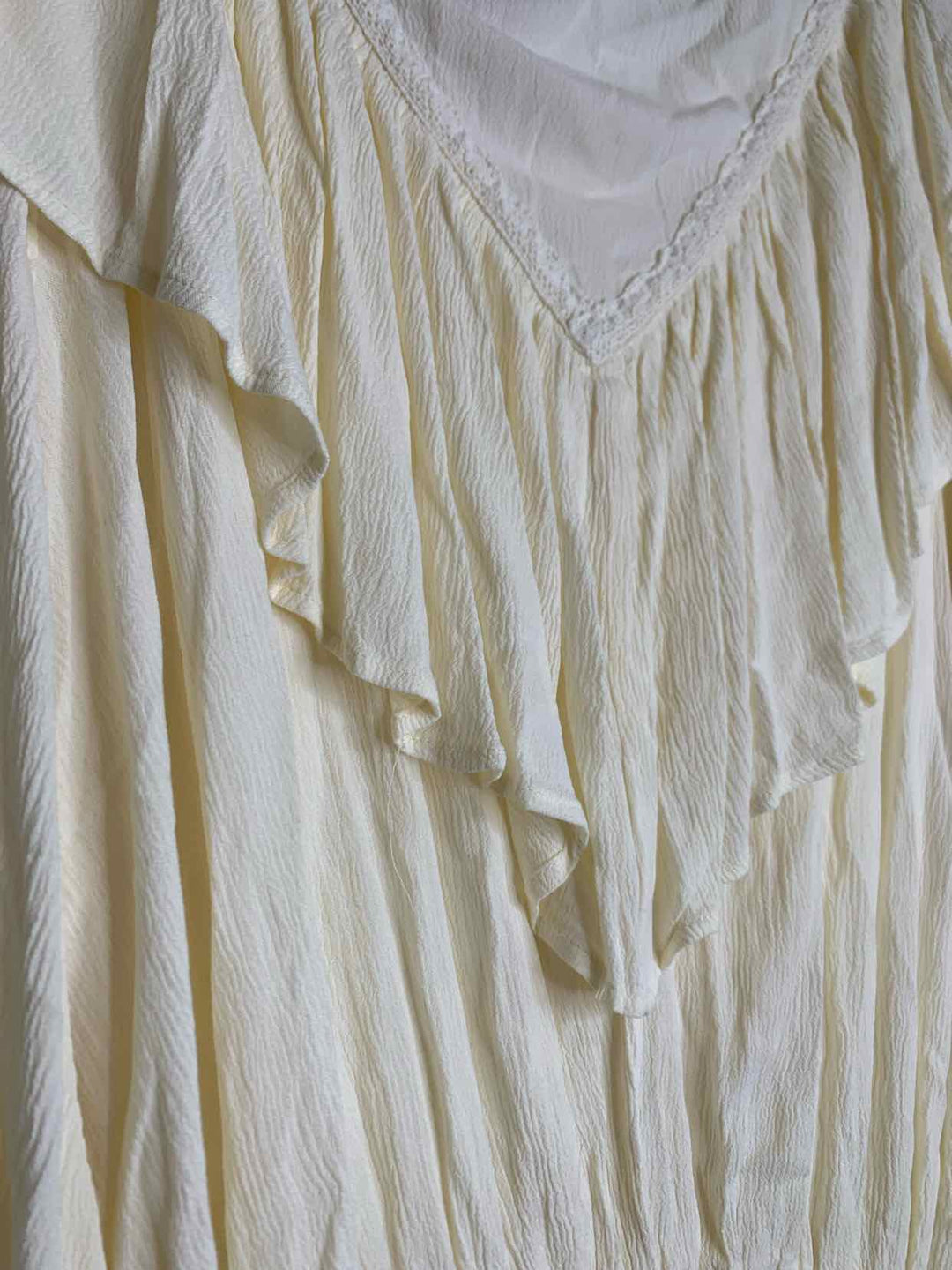 Oli&hali Women Size S Ivory long sleeve top