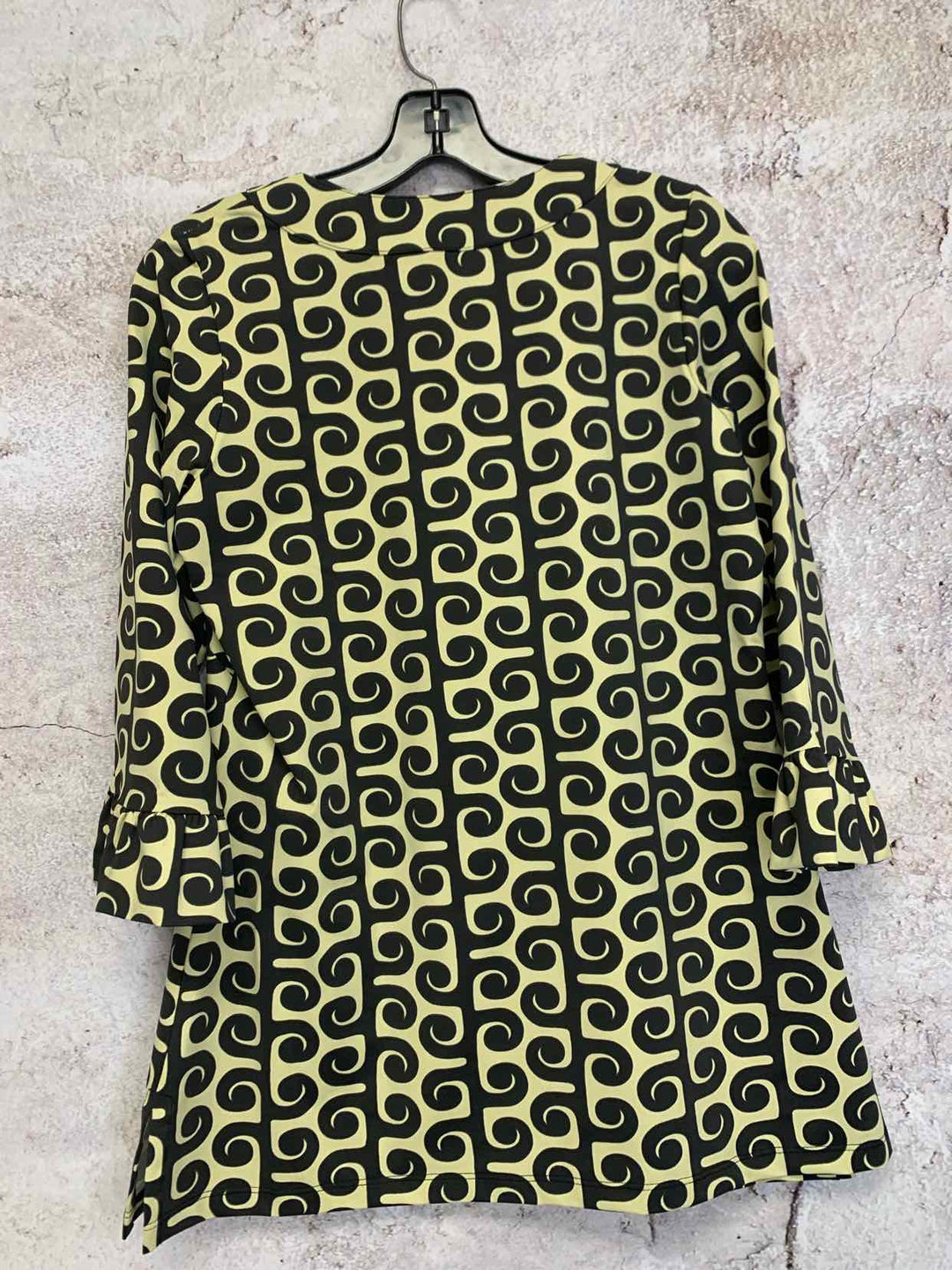 Katherine Way Size M Grey Scoop Neck Excellent 3/4 sleeve long sleeve top