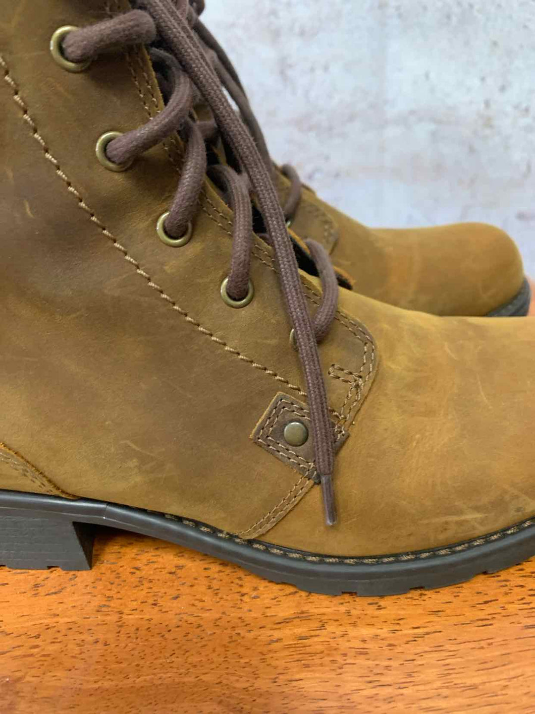 Clarks Brown W Shoe Size 10 ankle boots